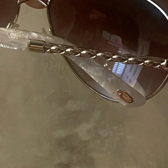Oscar De La Renta Sunglasses SSC4031 display picture 1